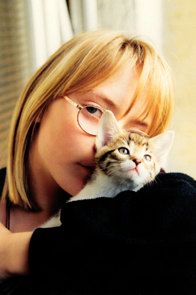 girl with kitten